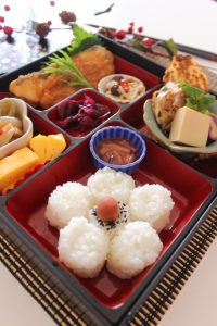 Với Shokado bento, những món ăn cũng có vị trí và trật tự của riêng mình